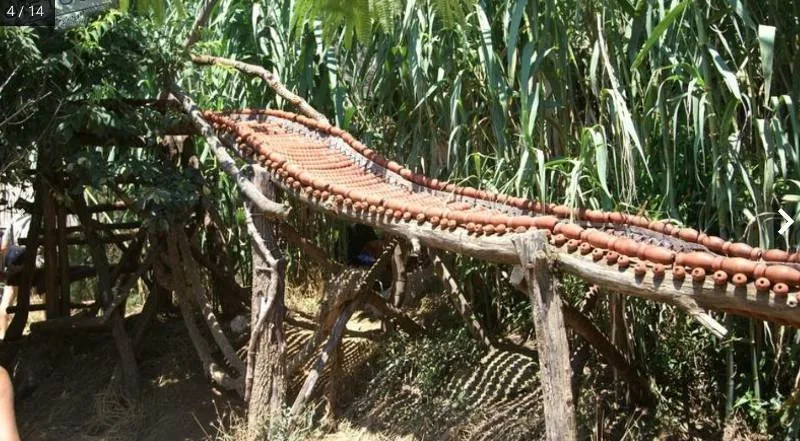 Lo scivolo del Safari Bar nel parco di Kamenjak