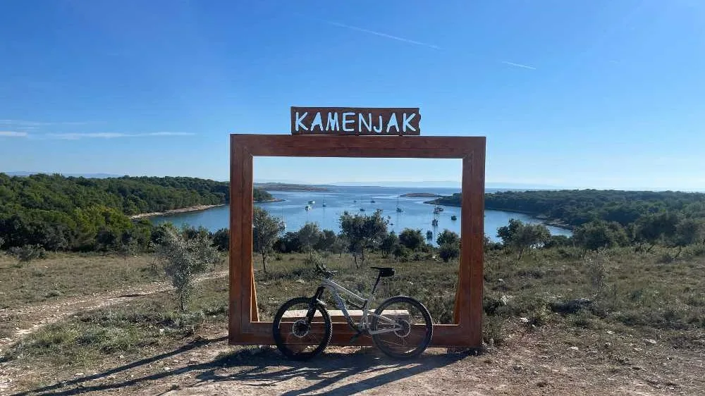 Il parco Kamenjak a Premantura visto dalla bicicletta