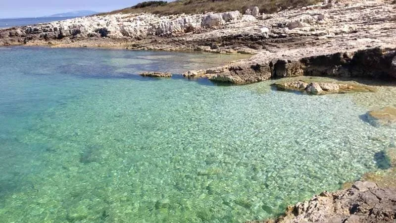 I sentieri e la costa del parco naturale di Kamenjak