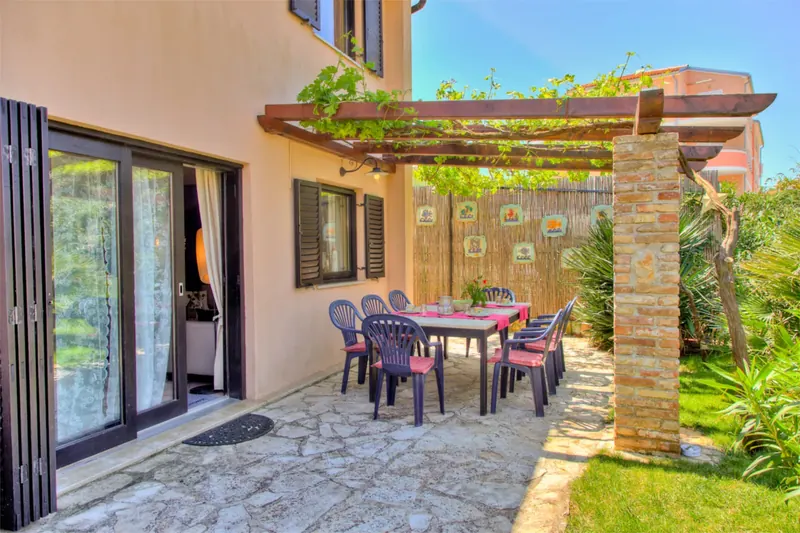 Villa Dolce Vita · Esterni